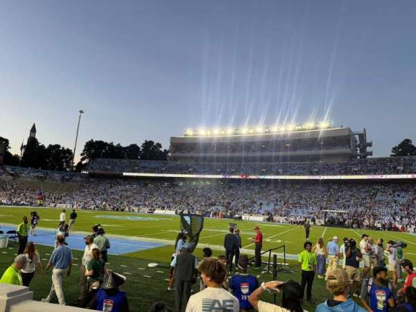Kenan Memorial Stadium, bloc: 128, rangée: E, place: 10