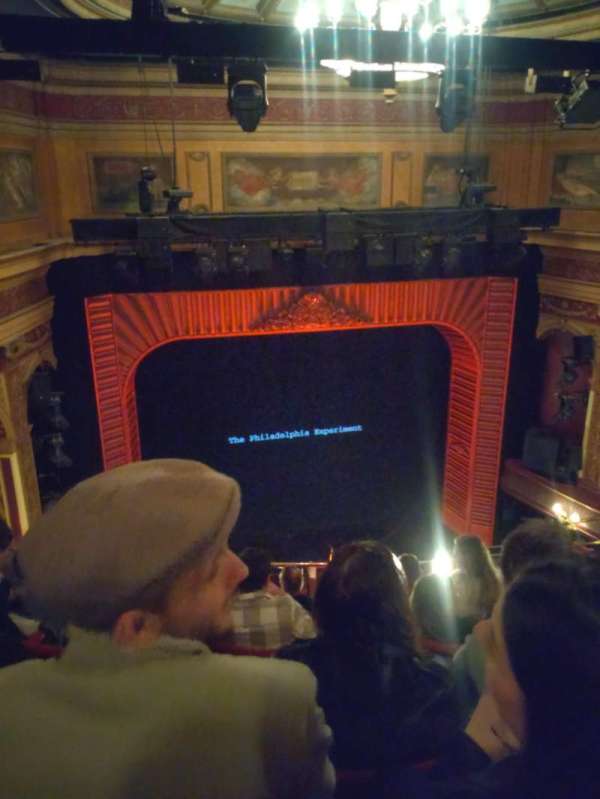 Phoenix Theatre, bloc: Grand Circle, rangée: G, place: 21