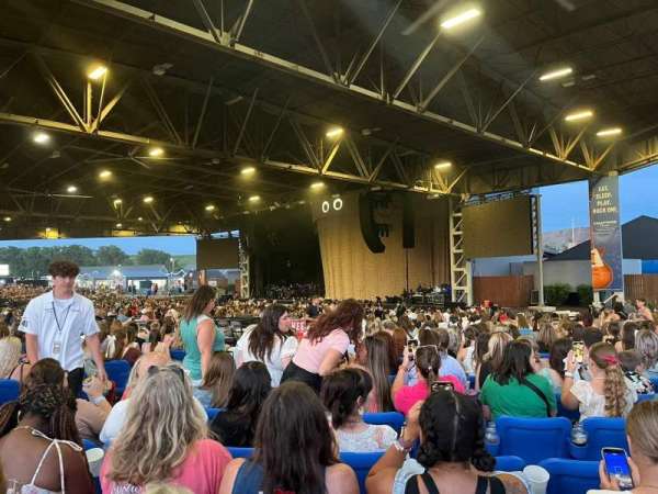 Hollywood Casino Amphitheatre, bloc: 207