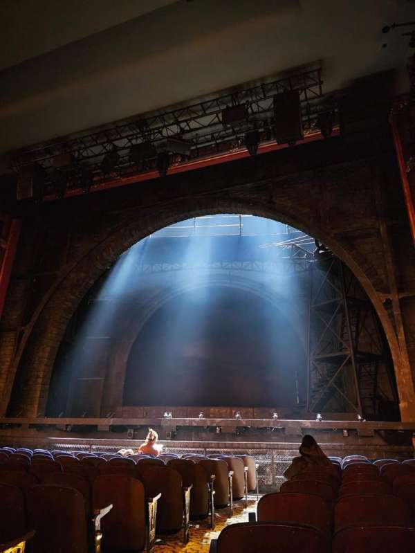 Lunt-Fontanne Theatre, bloc: Orchestra R, rangée: l, place: 2