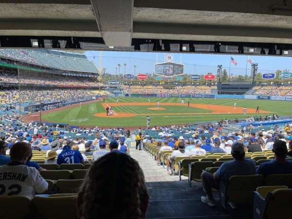 Dodger Stadium, bloc: 8FD, rangée: X, place: 8