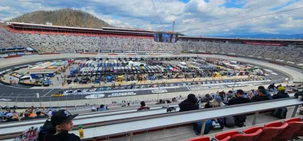 Bristol Motor Speedway, bloc: Jeff Gordon Terrece K, rangée: 27, place: 14