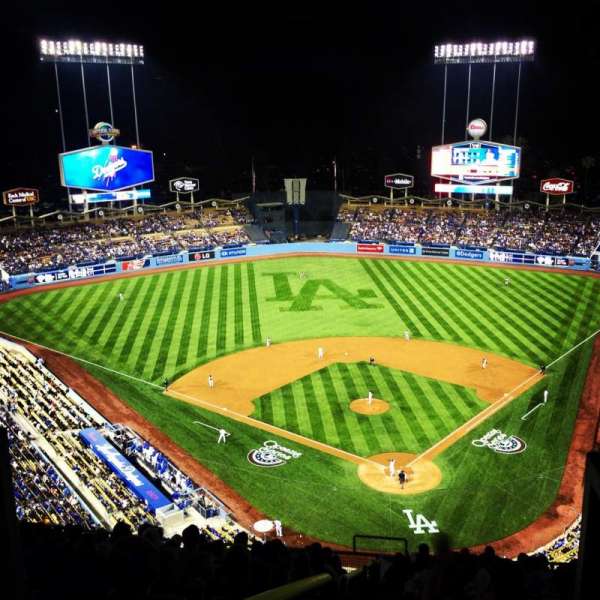 Dodger stadium, bloc: Top Deck, rangée: M, place: 5