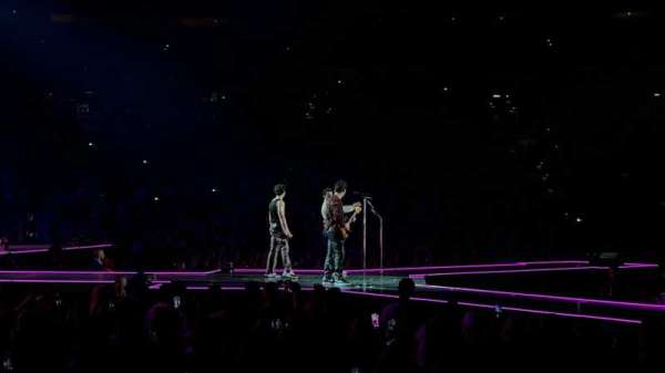 Xfinity Mobile Arena, bloc: 124, rangée: 4, place: 11
