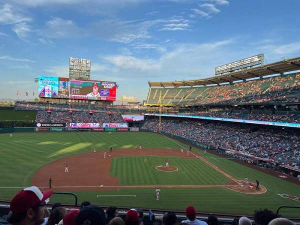 Angel Stadium, bloc: 318, rangée: G, place: 4