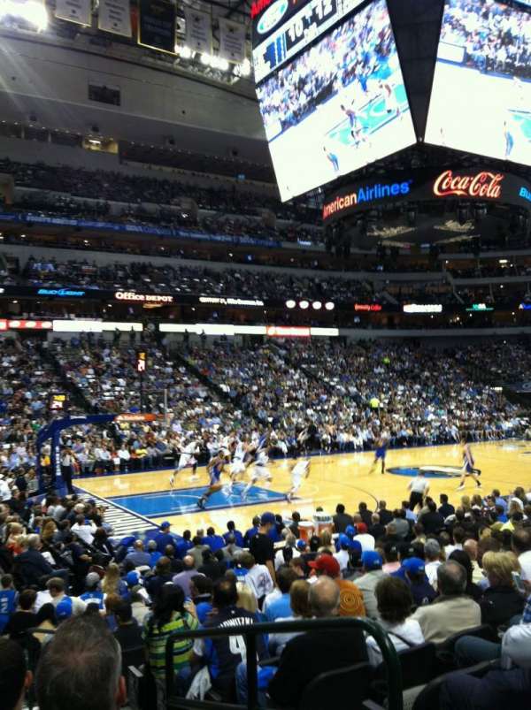 American Airlines Center, bloc: 121, rangée: L, place: 1-4