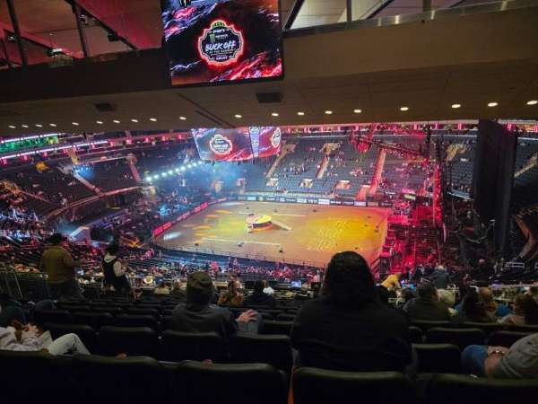 Madison Square Garden, bloc: 213, rangée: 17, place: 16