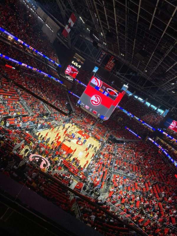 State Farm Arena, bloc: 214, rangée: B, place: 22