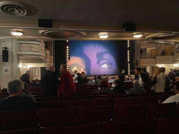 Shubert Theater, New Haven, bloc: Orchestra L, rangée: R, place: 17