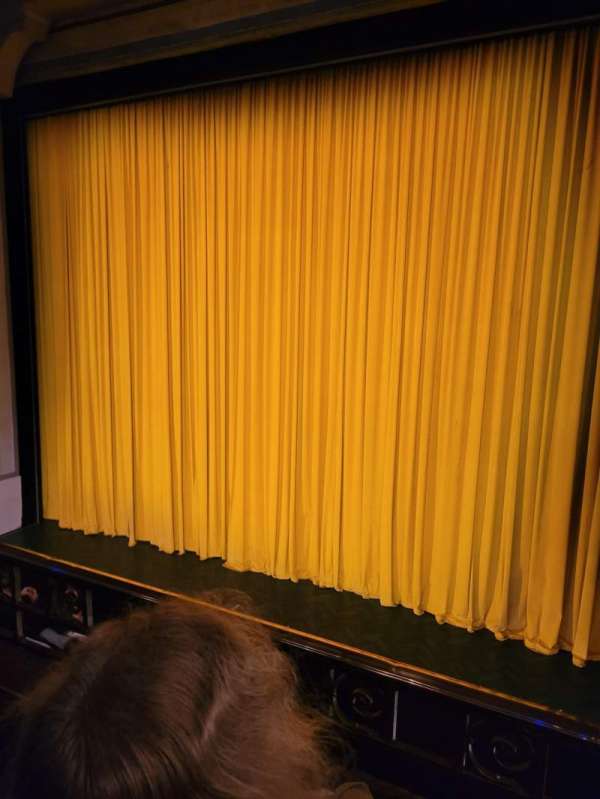 Fortune Theatre, bloc: Dress Circle, rangée: B, place: 17