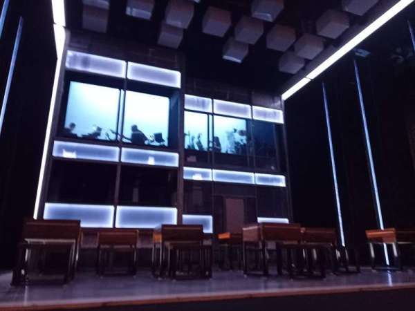 Mayflower Theatre, bloc: Stalls, rangée: Aa, place: 15