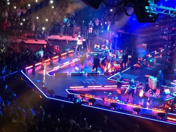 Madison Square Garden, bloc: 211, rangée: 1, place: 22