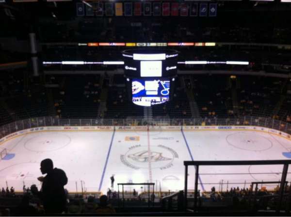 Bridgestone Arena, bloc: 325, rangée: K, place: 2