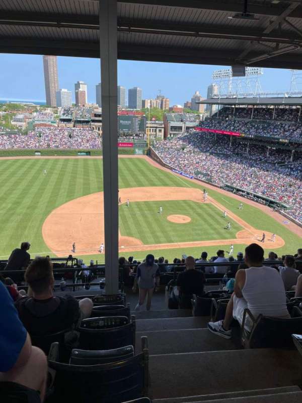 Wrigley Field, bloc: 410L, rangée: 7, place: 23