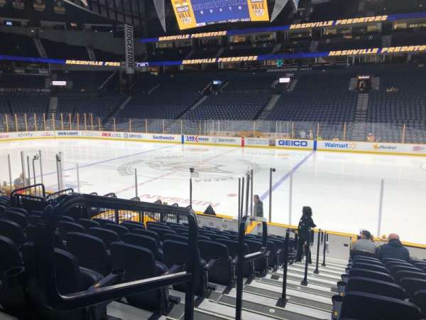 Bridgestone Arena, bloc: 117, rangée: A, place: 20
