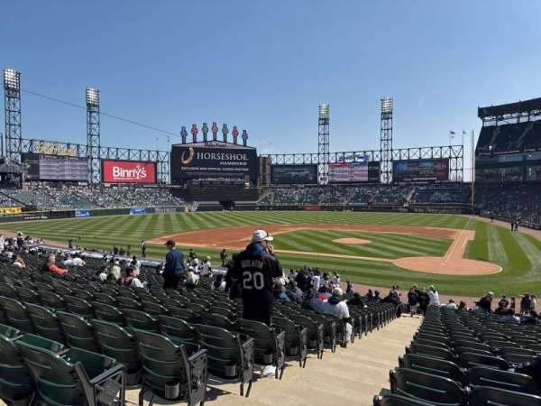 Rate Field, bloc: 135, rangée: 28, place: 13