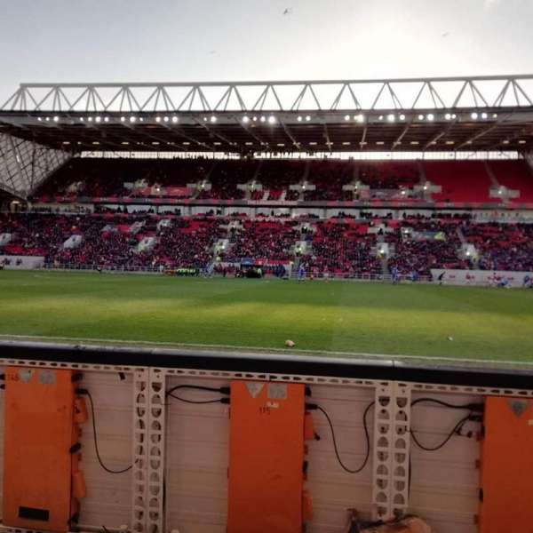 Ashton Gate Stadium, bloc: 32, rangée: 1, place: 13