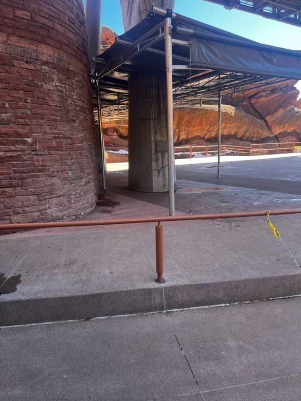 Red Rocks Amphitheatre, bloc: ADA, rangée: 1, place: 65