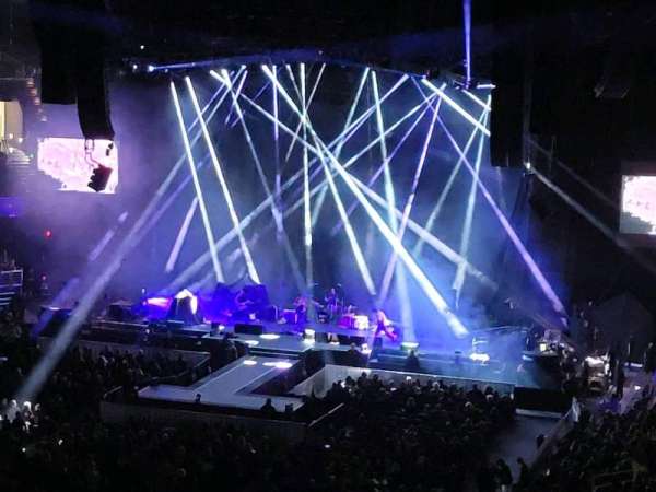 Capital One Arena, bloc: Suite 324, rangée: A, place: 13