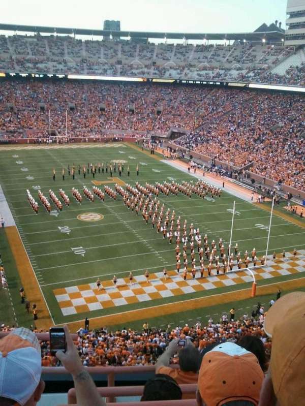 Neyland Stadium, bloc: NN, rangée: 3, place: 24