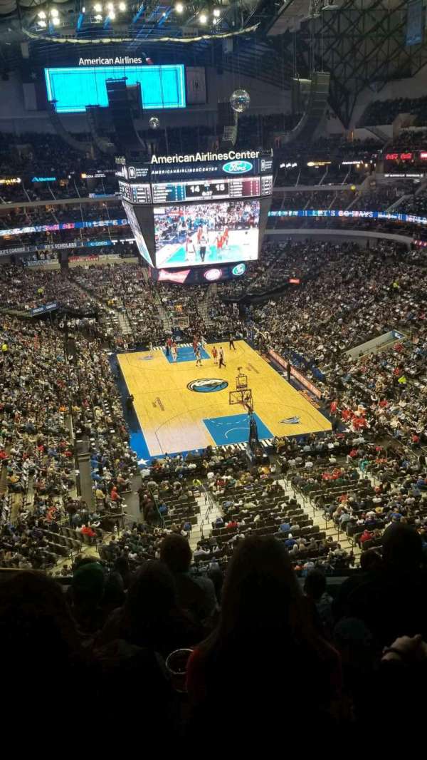 American Airlines Center, bloc: 302, rangée: D, place: 12