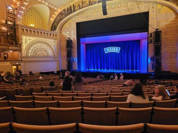Auditorium Theatre, bloc: Orchestra RC, rangée: Z, place: 210