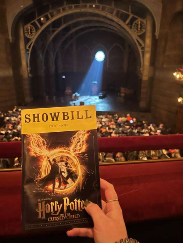 Lyric Theatre, bloc: Dress Circle C, rangée: A, place: 120