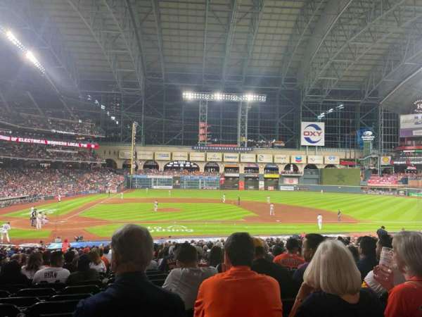 Daikin Park, bloc: 124, rangée: 31, place: 5