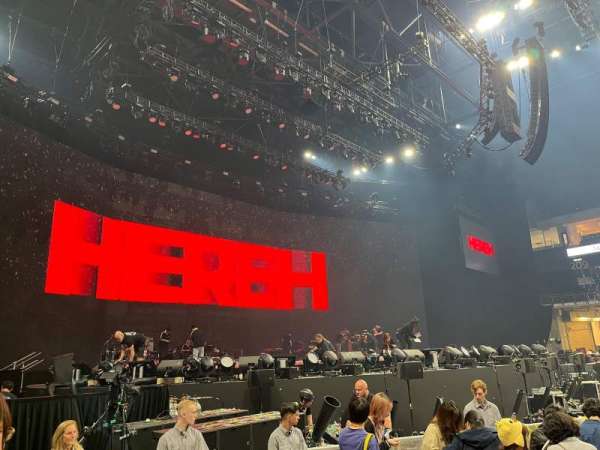 Uber Arena, bloc: 216, rangée: 1, place: 5