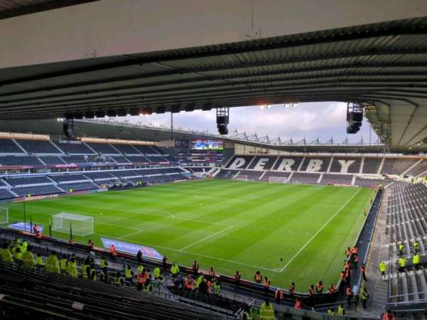 Pride Park, bloc: SU-B, rangée: W, place: 598