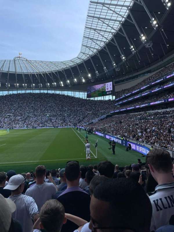 Tottenham Hotspur Stadium, bloc: 110, rangée: 13, place: 306