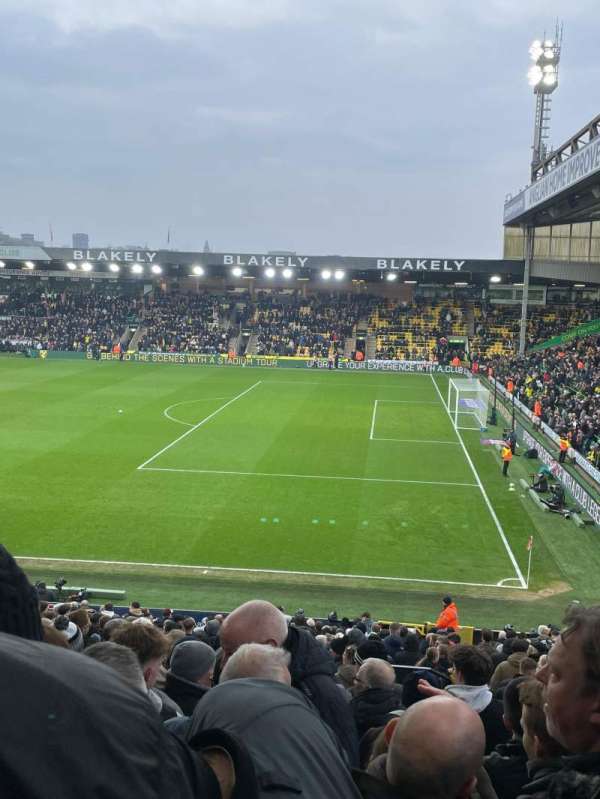 Carrow Road, bloc: G, rangée: CC, place: 17