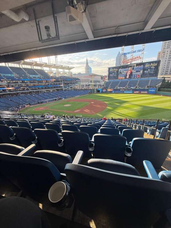 Progressive Field, bloc: 336, rangée: S, place: 2