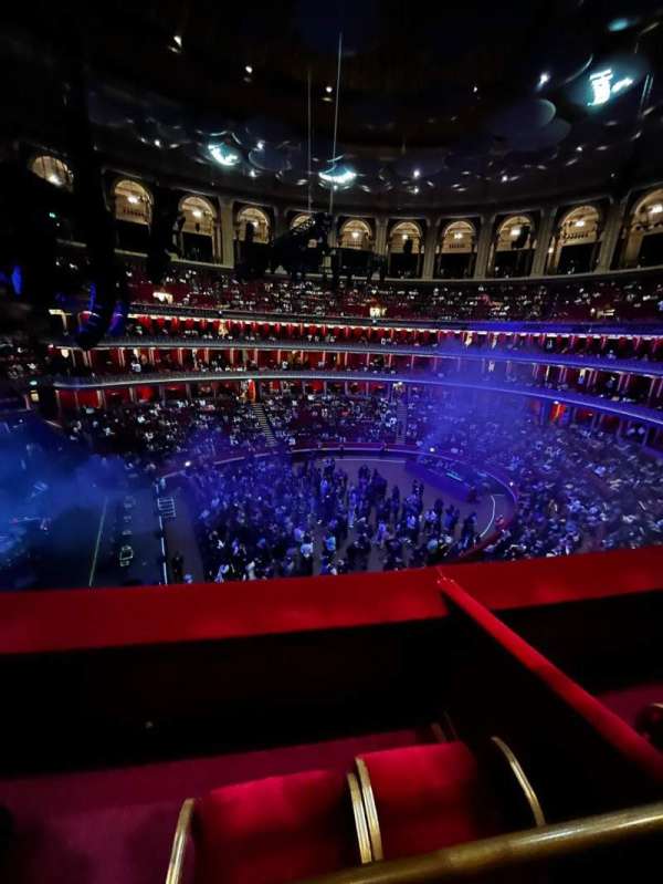 Royal Albert Hall, bloc: Second tier 9, rangée: 1, place: 7
