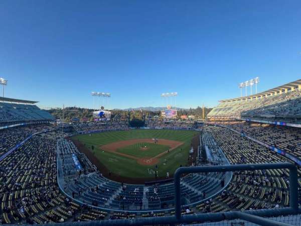Dodger Stadium, bloc: 3TD, rangée: B, place: 1