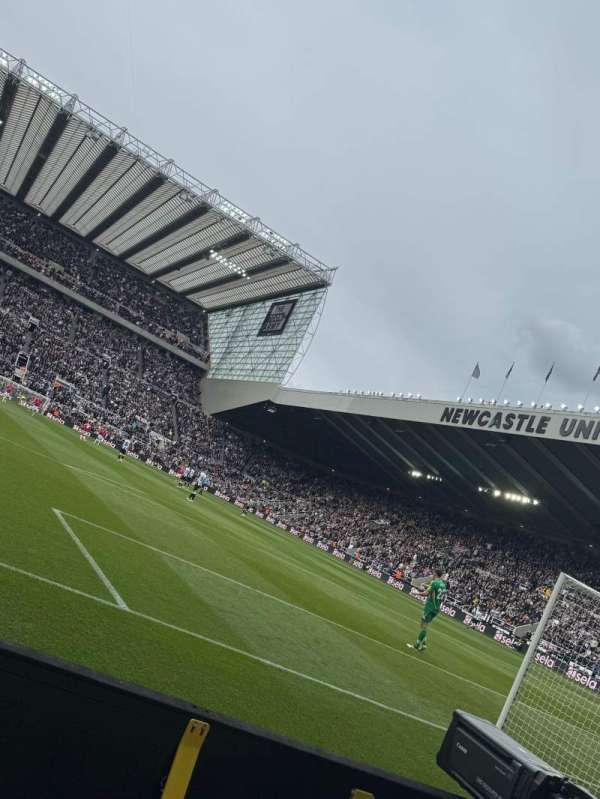 St James' Park, bloc: GS-D, rangée: AA, place: 96