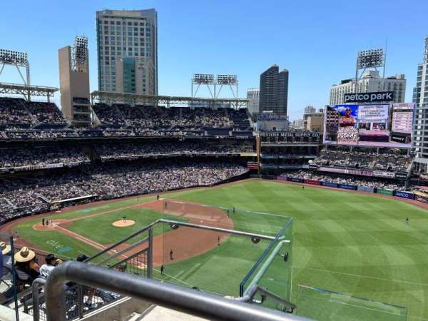 Petco Park, bloc: 321, rangée: 10, place: 2