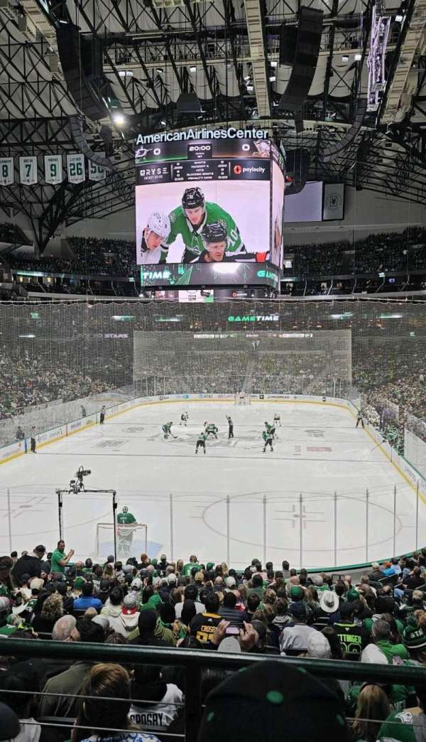 American Airlines Center, bloc: 124, rangée: W, place: 11