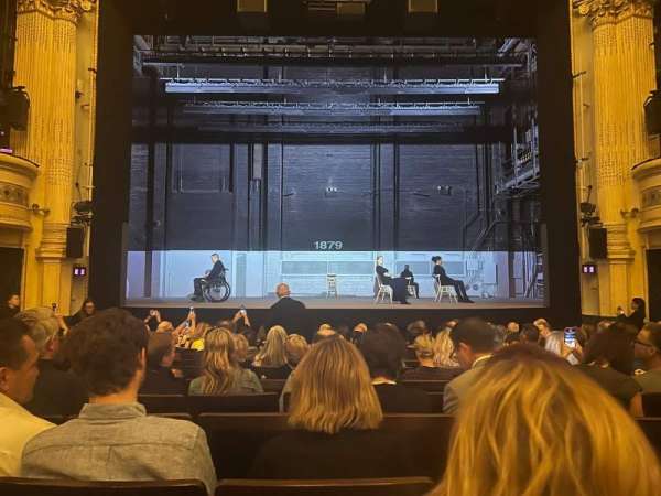 Hudson Theatre, bloc: Orchestra C, rangée: N, place: 109