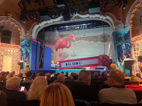 Pasadena Playhouse, bloc: Orch, rangée: H, place: 9