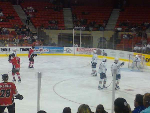Cox Convention Center, bloc: 320, rangée: A, place: 8