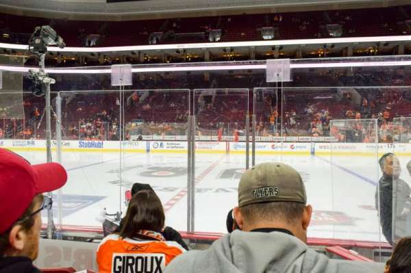 Xfinity Mobile Arena, bloc: 102, rangée: 3