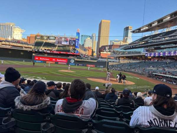 Target Field, bloc: 11, rangée: 12, place: 5