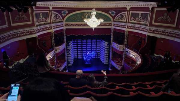 Gaiety Theatre, bloc: Upper Circle, rangée: M, place: 19