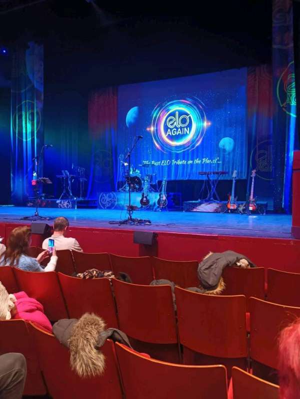 Towngate Theatre, bloc: Stalls, rangée: E, place: 1