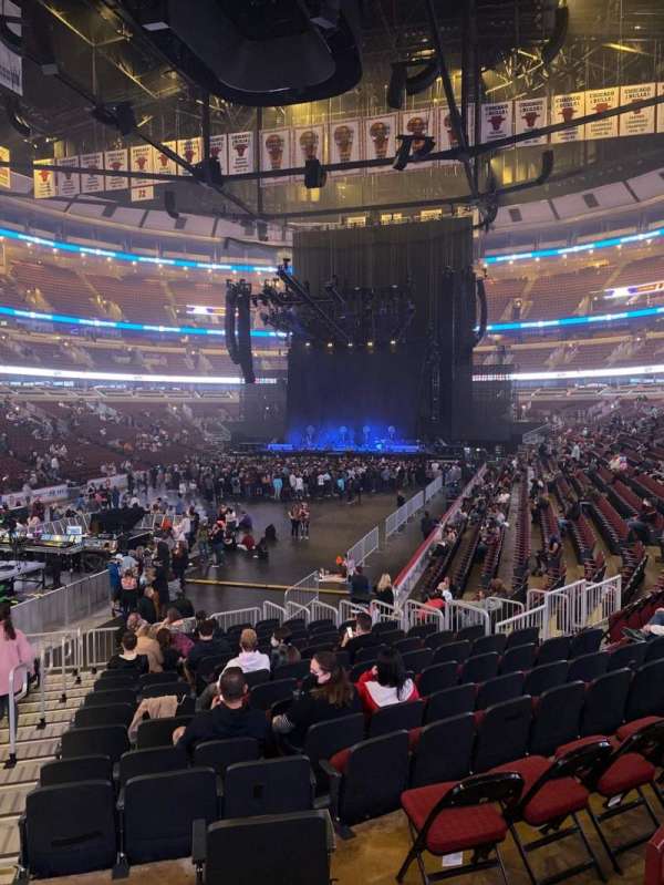 United Center, bloc: 104, rangée: 16, place: 22