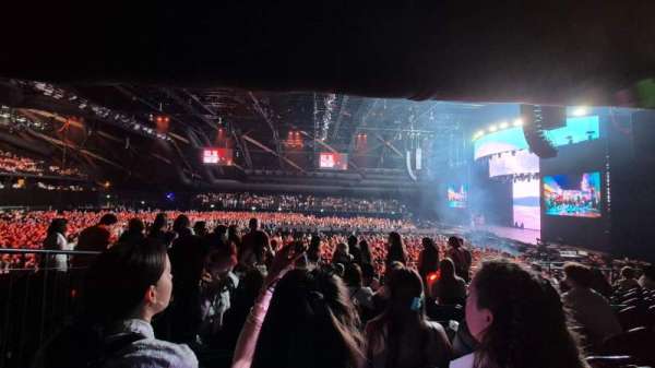 ING Arena, bloc: Gallery G, rangée: 9, place: 23