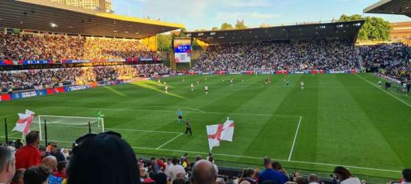 Molineux Stadium, bloc: NL, rangée: W, place: 30