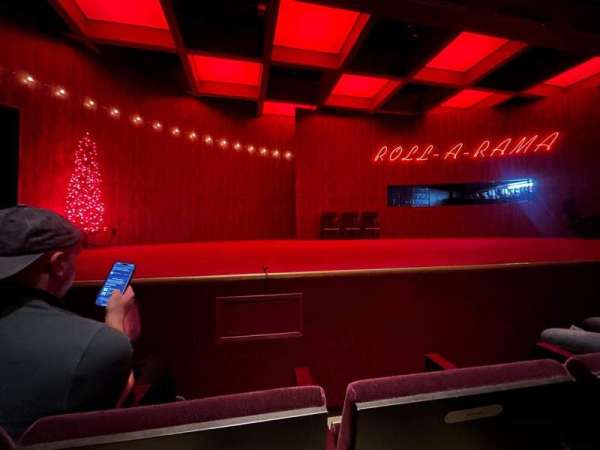 The Newman Mills Theater, bloc: orchestra, rangée: B, place: 7