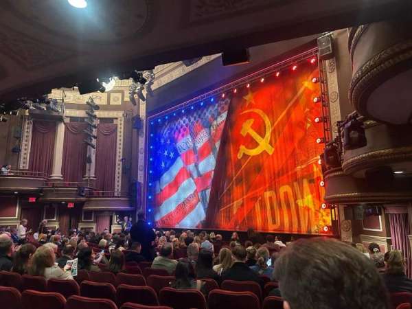 Imperial Theatre, bloc: Orchestra R, rangée: N, place: 28